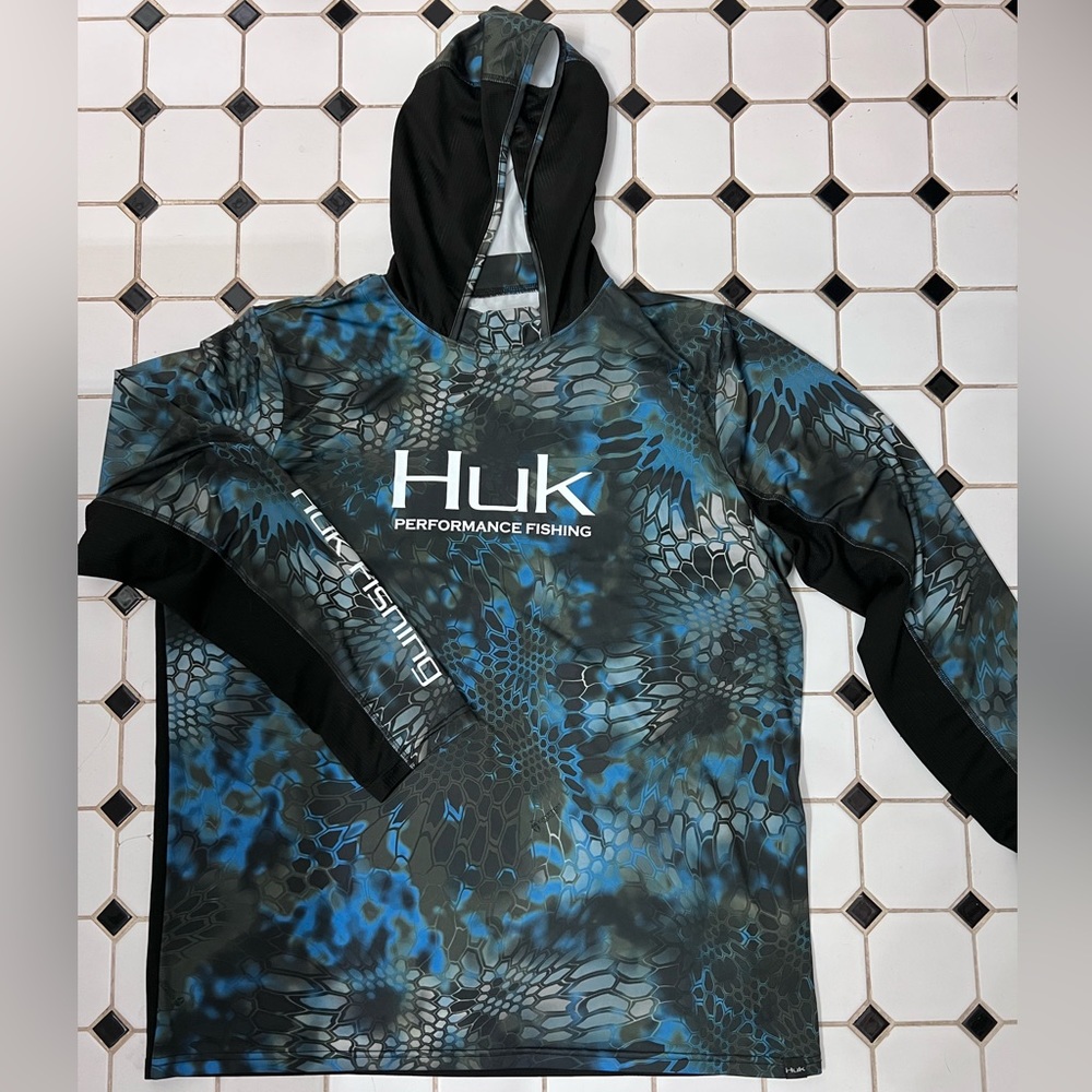 HUK Long Sleeve Hooded Fishing Shirt size XL, Kryptek Typhoon.